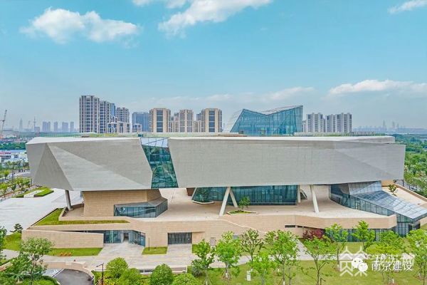 南京美术馆新馆项目荣获江苏首个“中国钢结构金奖”(图1)