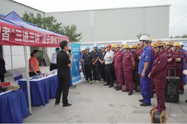 筑牢守护职工安全的“铜墙铁壁” 安徽省暨合肥市工伤预防宣传活动走进鸿路钢构(图2)