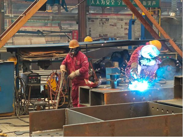 筑牢守护职工安全的“铜墙铁壁” 安徽省暨合肥市工伤预防宣传活动走进鸿路钢构(图5)